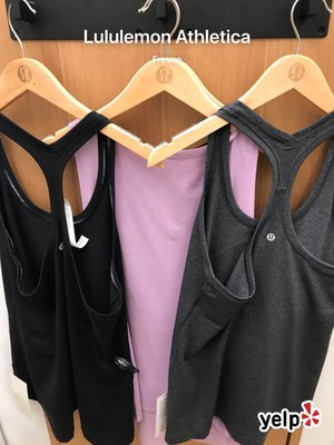 lululemon by null