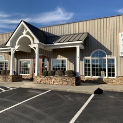 Holt's Interiors - Full view of business