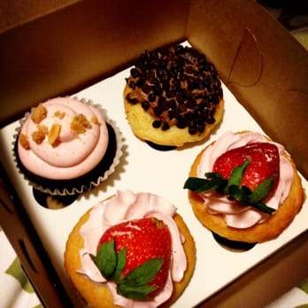 Polkadots Cupcake Factory - Desserts Near Me - Austin, Texas Polkadots Cupcake Factory - Desserts Near Me - Austin, Texas