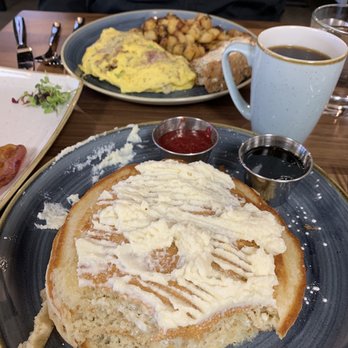 Bread & Roses - Breakfast & Brunch Near Me - Shelby Township, Michigan