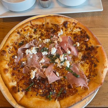 bellagreen - Fig and pig pizza - New American Near Me - Dallas, Texas