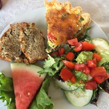 Decker Hotel & Restaurant - Burgers Near Me - Maquoketa, Iowa