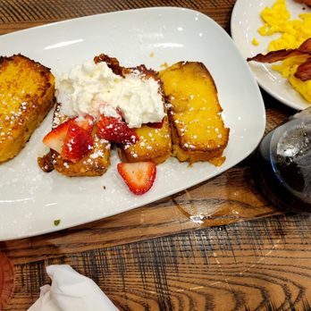 Another Broken Egg Cafe - Strawberry Pound Cake French Toast - Breakfast & Brunch Near Me - Winter Park, Florida Another Broken Egg Cafe - Strawberry Pound Cake French Toast - Breakfast & Brunch Near Me - Winter Park, Florida