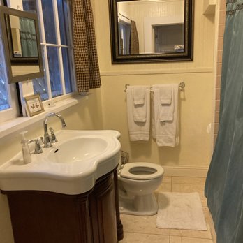 Monarch Cove Inn - Bathroom in the Carriage House - Hotels Near Me - Capitola, California Monarch Cove Inn - Bathroom in the Carriage House - Hotels Near Me - Capitola, California