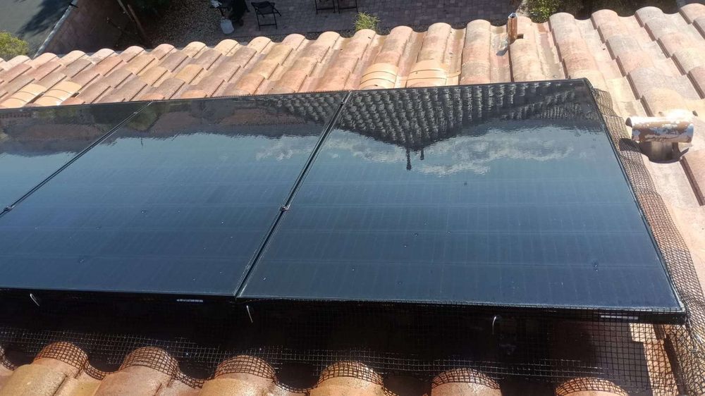 Slide of Tommy´s Roofing