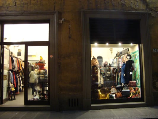 Street Doing Vintage Couture by null