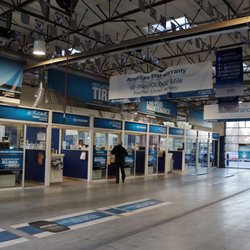 Larry H. Miller Hyundai Service Department - Large service drive with comfortable entrance and customer service