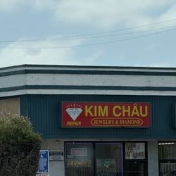 Kim Chau Jewelery - Parking area