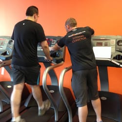 Peak Zone Fitness - Personal trainer helping member