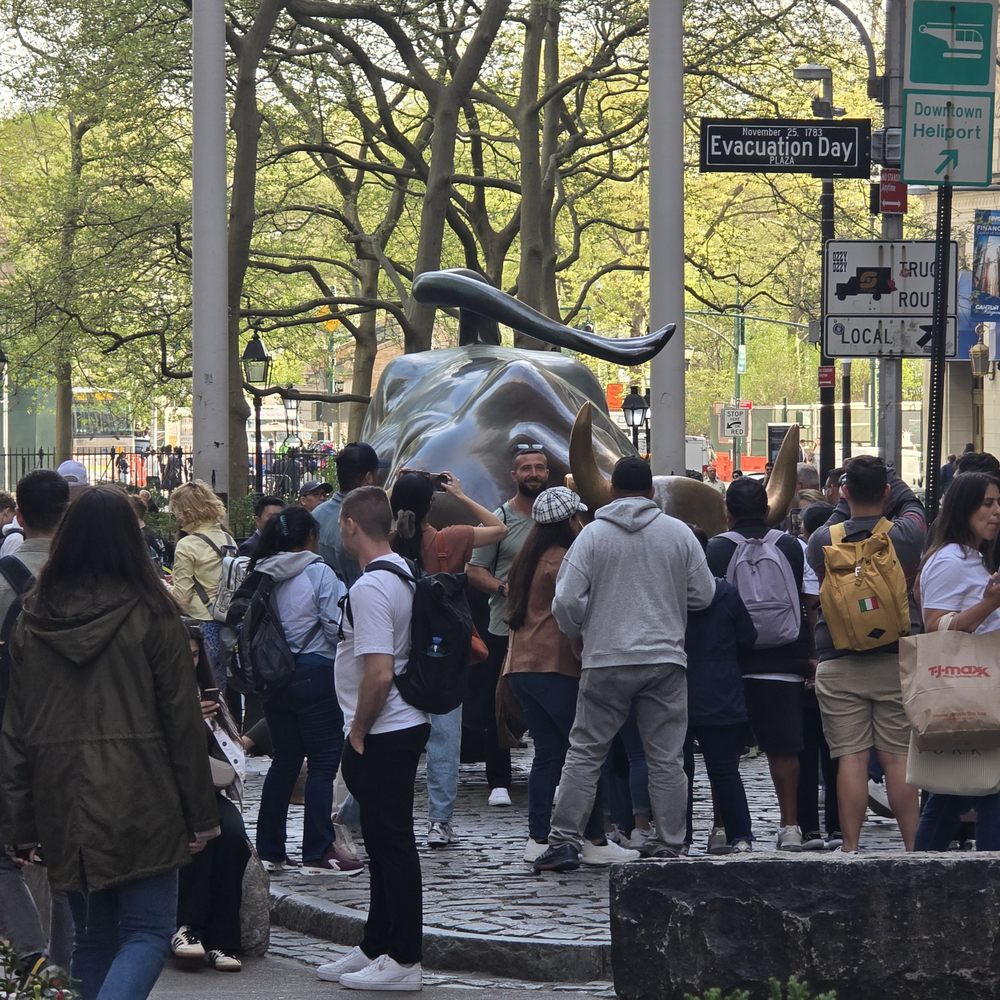 Charging Bull - Charging bull - weekday - Landmarks & Historical Buildings Near Me - New York, New York