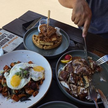 OB Surf Lodge - Breakfast & Brunch Near Me - San Diego, California OB Surf Lodge - Breakfast & Brunch Near Me - San Diego, California