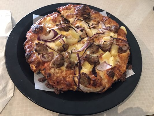 Round Table Pizza by null