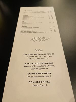 Bar Loretta by null