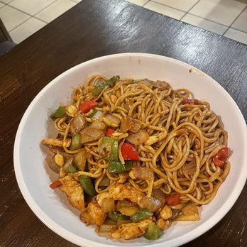 Noodle Man - Kung pao chicken chow mein - Noodles Near Me - Happy Valley, Oregon Noodle Man - Kung pao chicken chow mein - Noodles Near Me - Happy Valley, Oregon