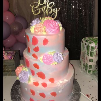 El Bolillo Bakery - What we got and I had to buy the topper at walmart - Bakeries Near Me - Pasadena, Texas