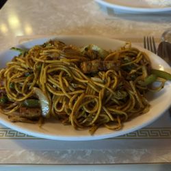 Everest Nepal Restaurant - Tibetan Veggie Chow Chow w/ Tofu