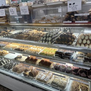 Bova's Bakery - Huge bars and cannolis - Bakeries Near Me - Boston, Massachusetts