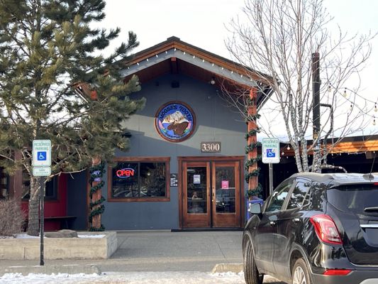 Bear Tooth Theatrepub by null