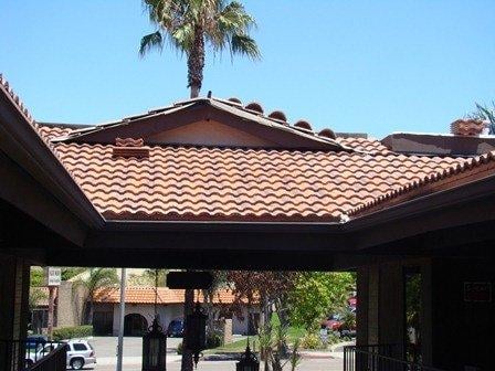 Slide of RT Roofing Specialist