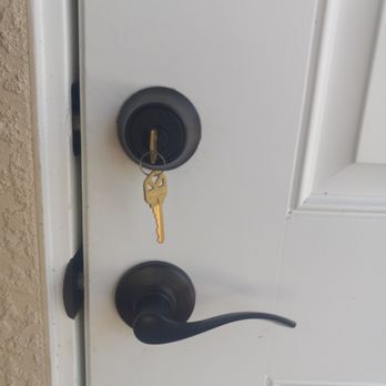 Breezy Locksmith - Locks change in Sarasota Florida. 
Breezy Locksmith. - Keys & Locksmiths Near Me - Sarasota, Florida