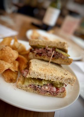 The MODERN Kitchen + Bar by null