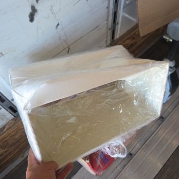 Bird Dog Moving and Logistics - Loose-packed lampshade; lamp was also packed loose, not wrapped, and broken - Movers Near Me - Wake Forest, North Carolina