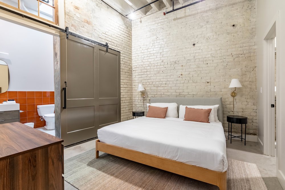 MINT HOUSE NEW ORLEANS RIVERSIDE 14 Photos Hotels 315 Girod St