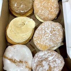 Deluxe Italian Bakery - Delicacies-