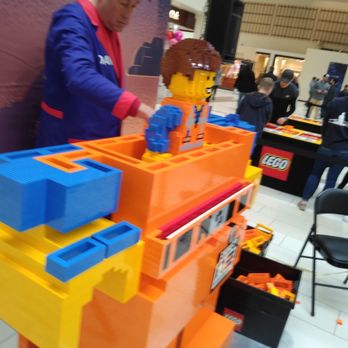 The Lego Store - Master Builder at work - Toy Stores Near Me - Louisville, Kentucky