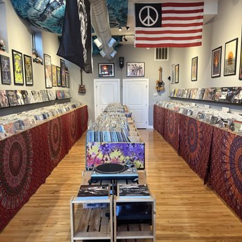 Tarik Records & Smoke - Vinyl Records Near Me - Cincinnati, Ohio Tarik Records & Smoke - Vinyl Records Near Me - Cincinnati, Ohio