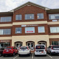 This building next door says "Urgent Care," but this isn't the correct building.