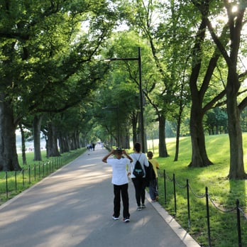 National Mall - Cherry Trees - Landmarks & Historical Buildings Near Me - Washington, DC, District of Columbia