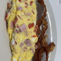 Pitt Stop Diner & Pizzeria - Delicious western omelet and super crispy bacon YUM
