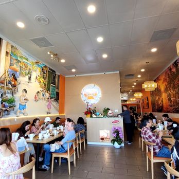 Bun Rieu Ganh - Inside dining is cute and cozy. - Vietnamese Near Me - Westminster, California Bun Rieu Ganh - Inside dining is cute and cozy. - Vietnamese Near Me - Westminster, California