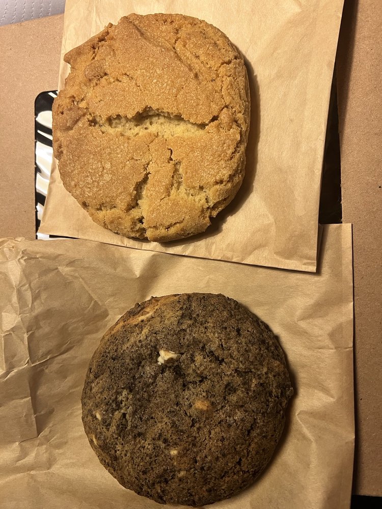 Two Blondes and a Bakery Logo