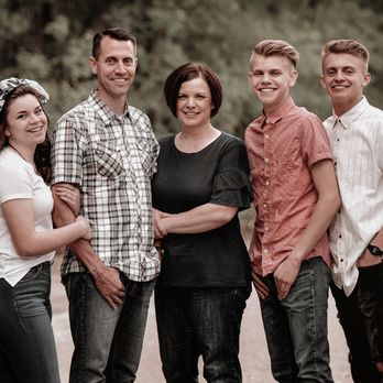 Dani C Photography - fun family portraiture - Session Photography Near Me - Provo, Utah