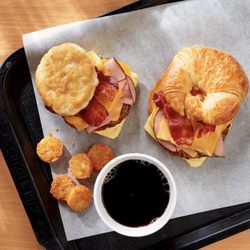 Burger King - Bacon, Egg & Cheese Croissan'wich
Hasbrowns
Fully Loaded Biscuit