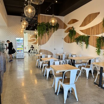 Poké House - San Mateo - interior 2 - Poke Near Me - San Mateo, California