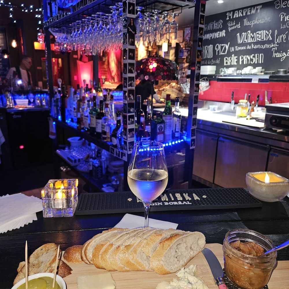 Le Psy Bar - Bars Near Me - Montreal, Quebec