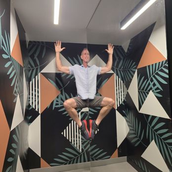 Paradox Museum - Levitating magic - Museums Near Me - Miami, Florida
