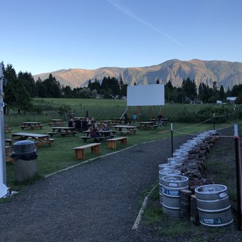 Backwoods Brewing Company - Overflow seating - Breweries Near Me - Carson, Washington