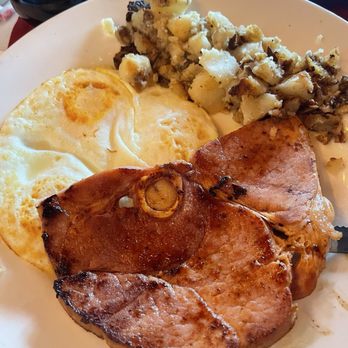 Harbor Pub & Pizza - Ham Steak eggs over easy with potatoes - Pizza Near Me - Honolulu, Hawaii Harbor Pub & Pizza - Ham Steak eggs over easy with potatoes - Pizza Near Me - Honolulu, Hawaii