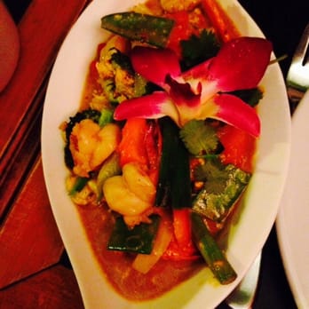 Premier Comptoir Thai - Crevettes au curry indien et légumes - Thai Near Me - Saint-Gilles, BRU Premier Comptoir Thai - Crevettes au curry indien et légumes - Thai Near Me - Saint-Gilles, BRU