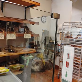 Fournée Bakery - Shelves of bread - Bakeries Near Me - Berkeley, California