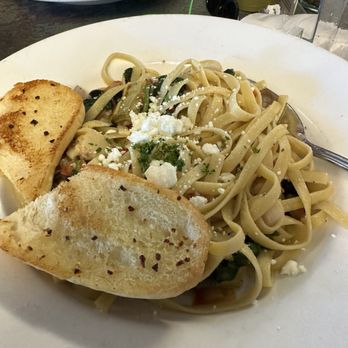 Gloria’s - Mediterranean pasta - Juice Bars & Smoothies Near Me - Moab, Utah