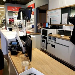 Target Optical - Front desk