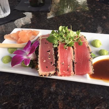 Blue Martini Lounge - Tuna with seaweed salad - New American Near Me - Naples, Florida