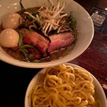 High Five Ramen - Ramen with extra noodles - Ramen Near Me - Chicago, Illinois