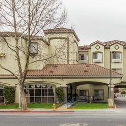 Quality Inn 17 Photos 30 Reviews Hotels 875 N 13th St