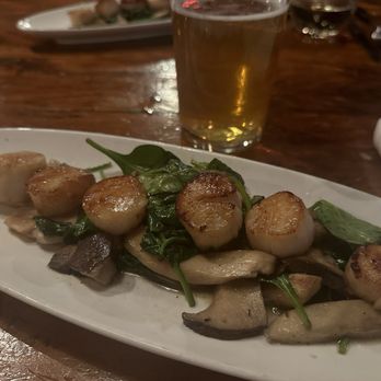 Rodney's Oyster House - scallops - Seafood Near Me - Toronto, Ontario
